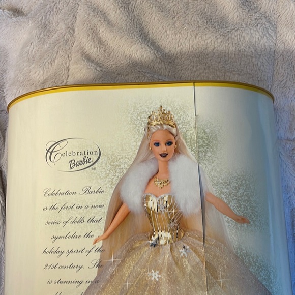 - - NRFB Celebration Barbie ~ 2000 🎊 - Picture 7 of 13